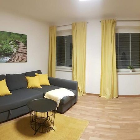 Top Appartement Fuer Business-Wohnen-Urlaub Vídeňské Nové Město Exteriér fotografie