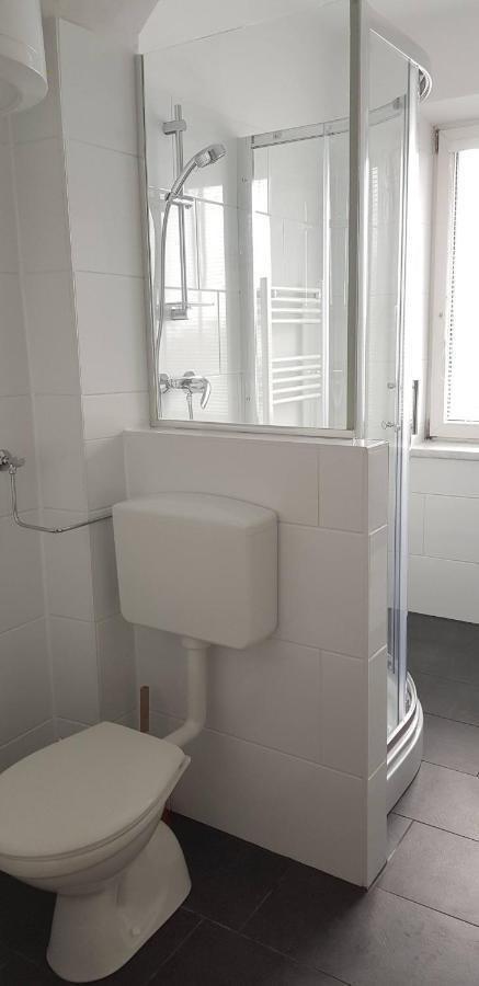 Top Appartement Fuer Business-Wohnen-Urlaub Vídeňské Nové Město Exteriér fotografie